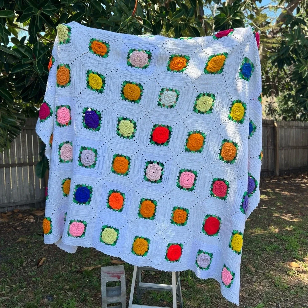 Vintage Handmade Crochet Granny Square Flower Blanket White 3D Roses Throw